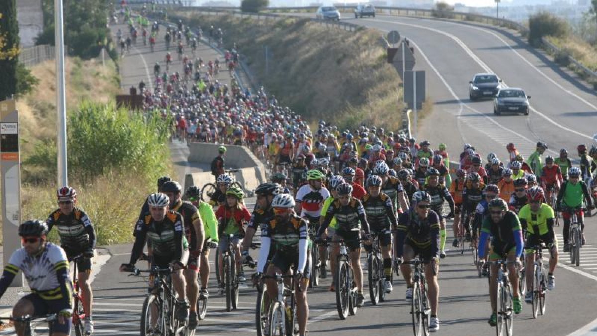 Marxa per l’atropellament mortal de dos ciclistes a Soses el 2015.