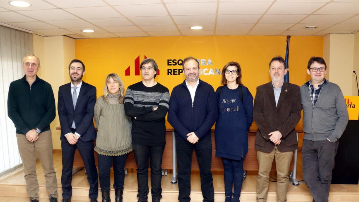Membres d’ERC de Lleida a l’esmorzar amb els mitjans.
