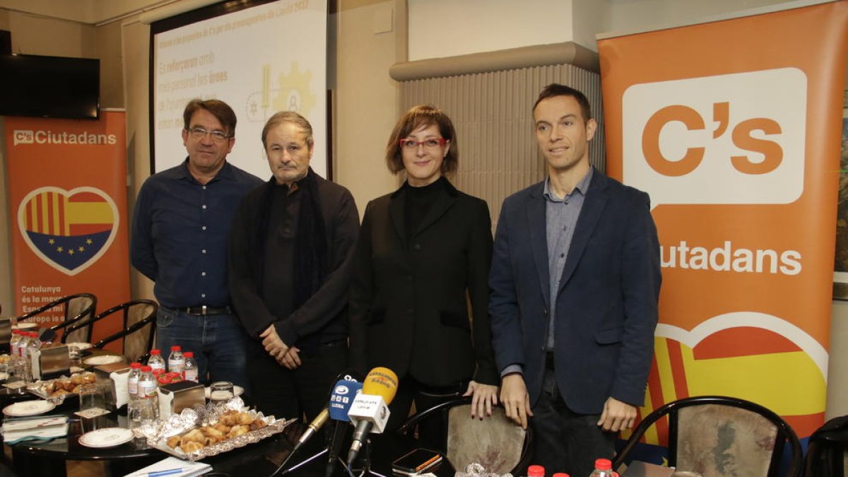 Els regidors de Ciutadans, ahir a l’esmorzar amb la premsa.