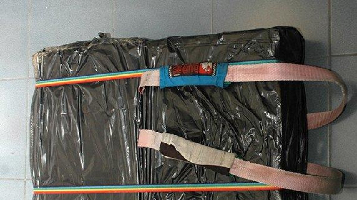 Imagen del fardo de 1.000 paquetes valorado en 4.392 euros.