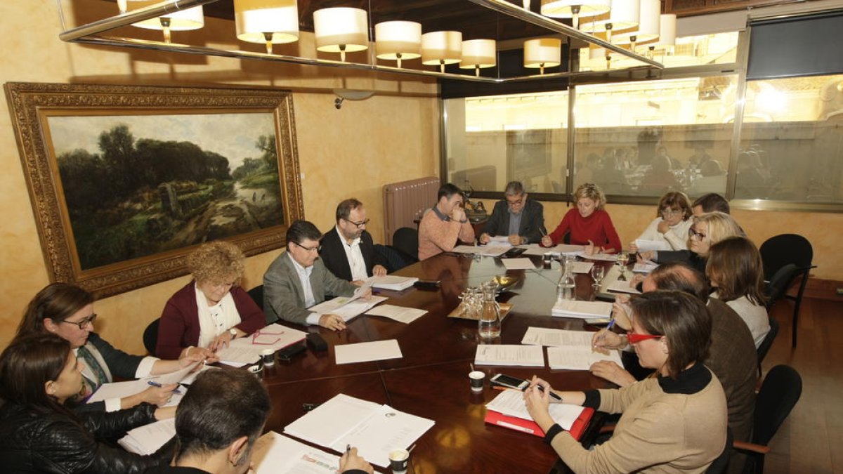 La comisión de Economía de ayer sobre el presupuesto del próximo año.