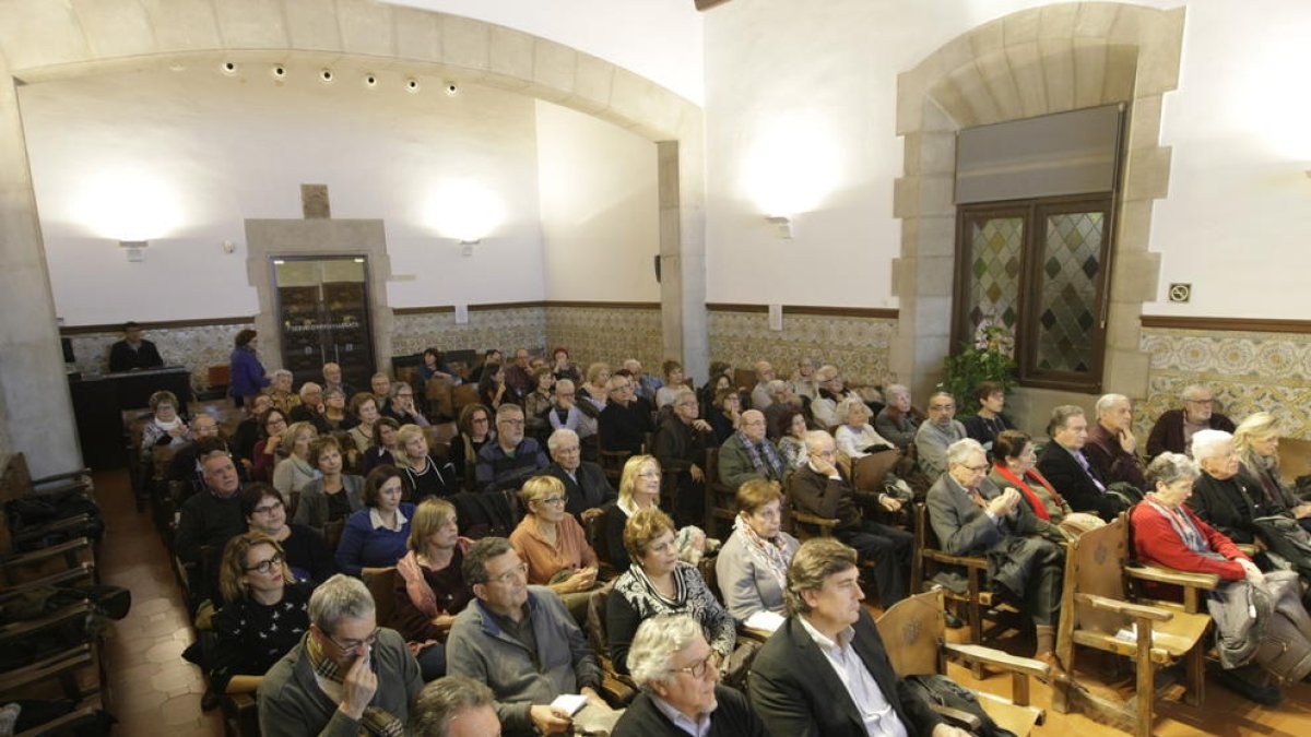 La conferència va omplir l’aula magna de l’Institut d’Estudis Ilerdencs.