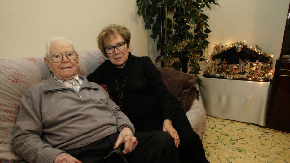 Pere Forcat, a la imatge al costat de la seua filla Enriqueta, complirà 109 anys demà.