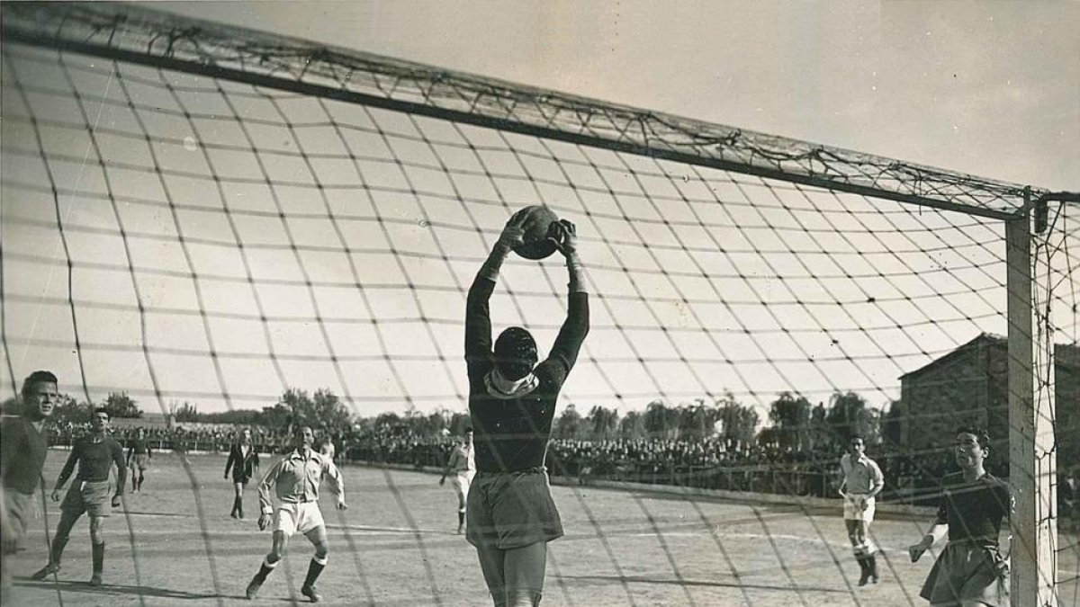 Un partit del Lleida al camp de la Carretera de Corbins.