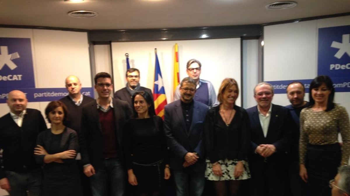 Foto de família del nou comitè local de Lleida del PDECat.