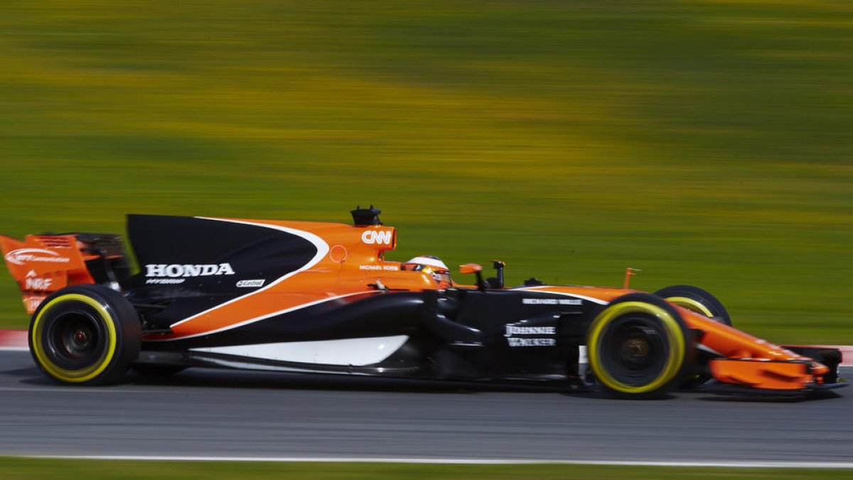 El piloto belga de McLaren, Stoffel Vandoorne, durante la segunda jornada de entrenamientos.