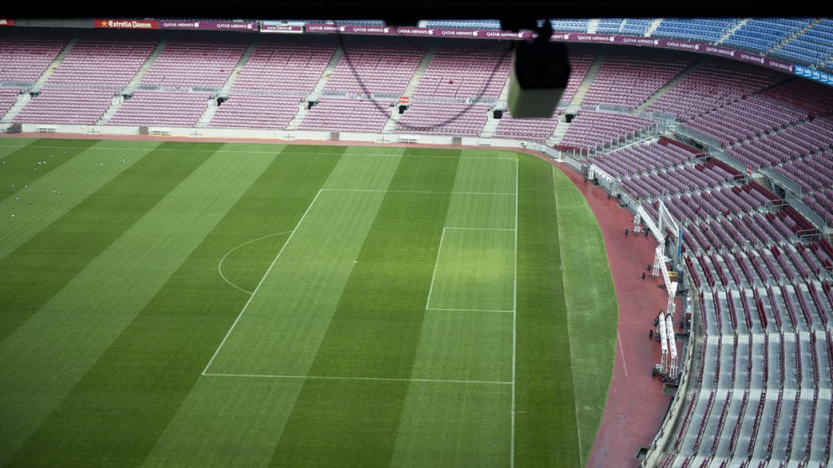 Una de les càmeres instal·lades al Camp Nou per revisar les jugades dubtoses en línia de gol.