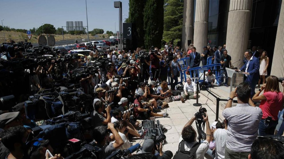 Cristiano plantó a los numerosos medios que le esperaban