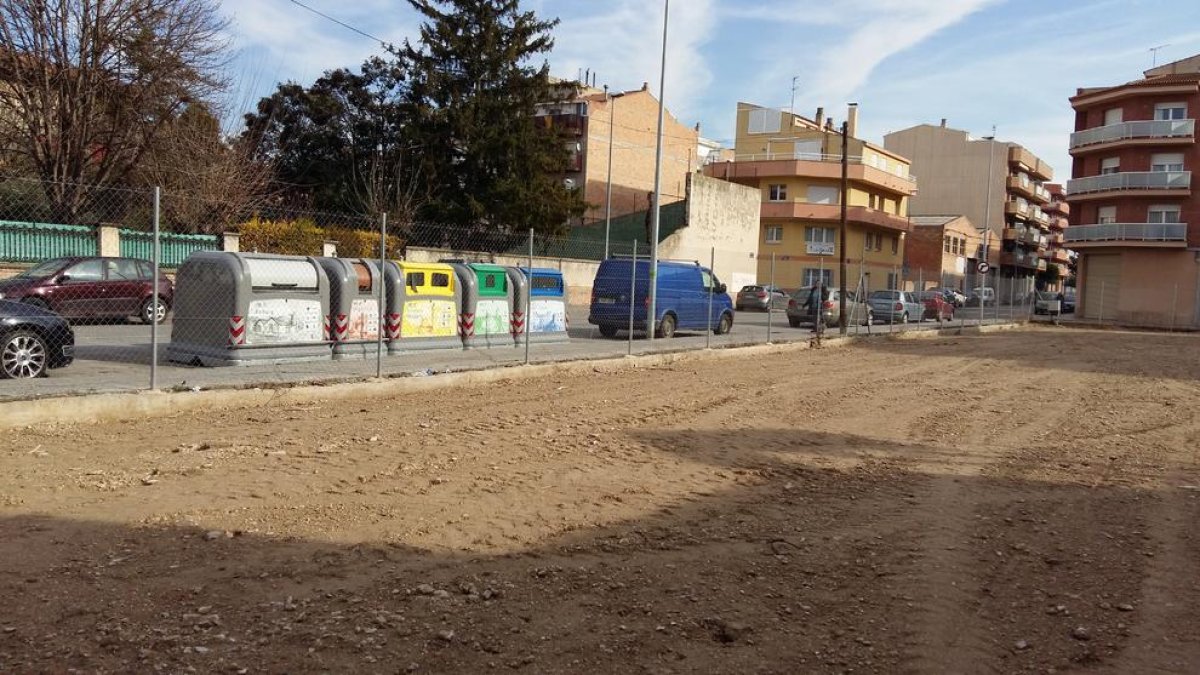 El terreny que es convertirà en zona d’aparcament.