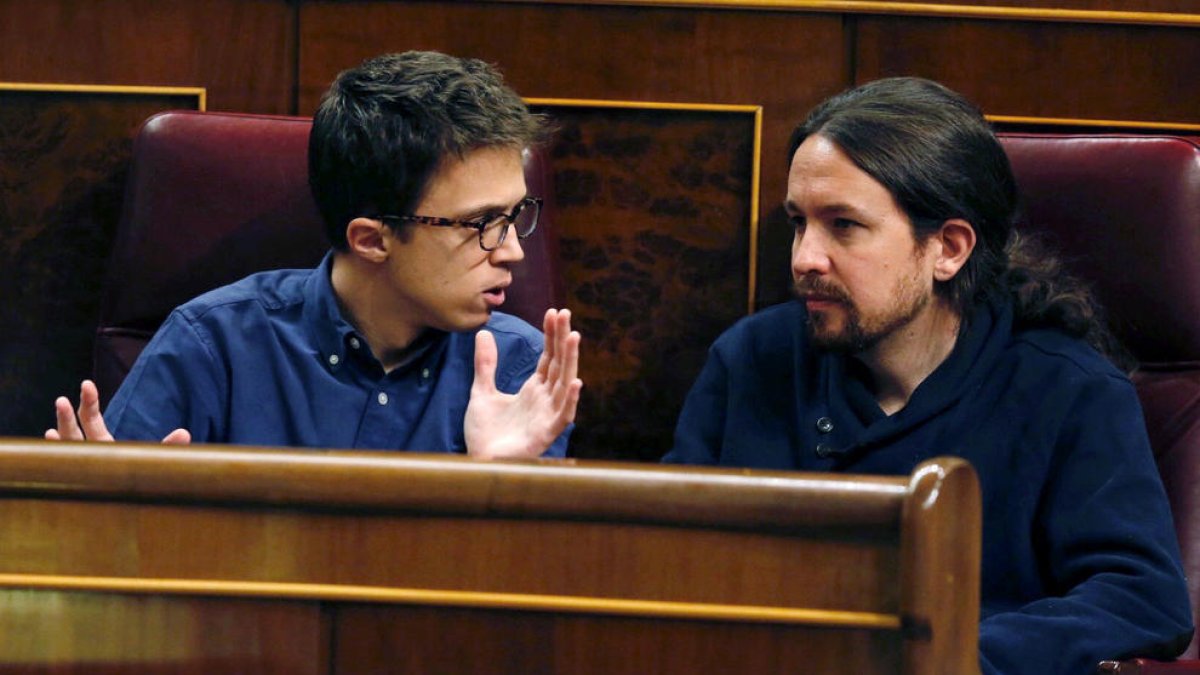 Íñigo Errejón y Pablo Iglesias, en el Congreso de los Diputados.