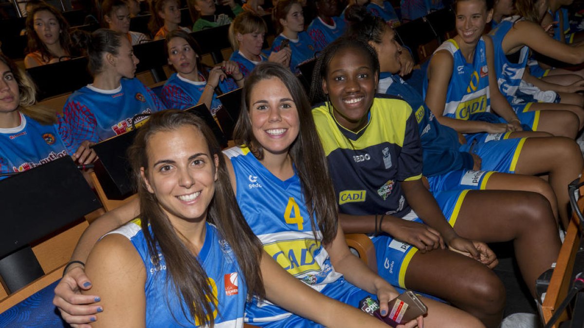 La plantilla, durant la presentació de divendres passat.