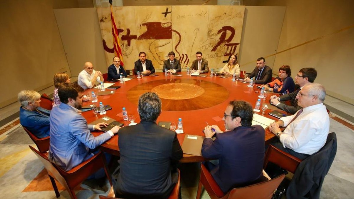 El Govern cessa al número dos de Junqueras per deslliurar-lo de la multa del Constitucional