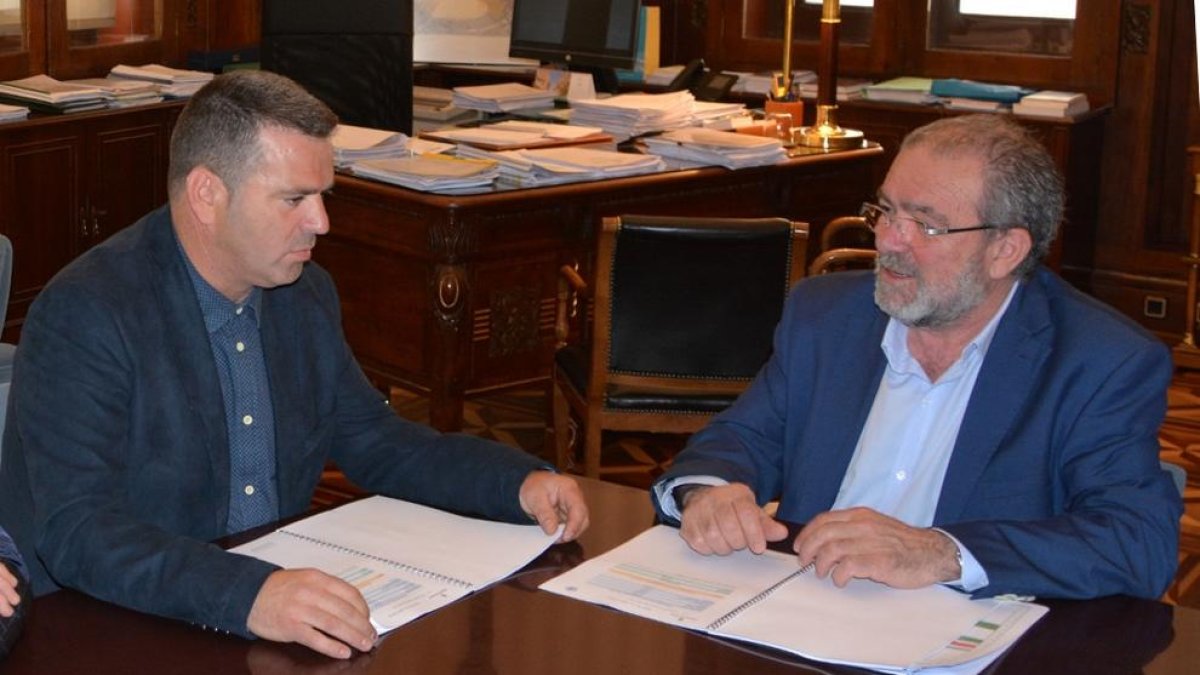 Sergio González, ahir amb Joan Reñé, president de la Diputació.