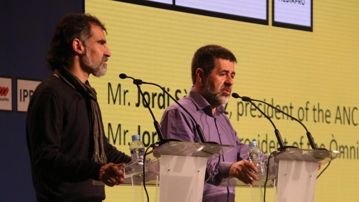 Los presidentes de Òmnium y ANC, ayer en rueda de prensa.
