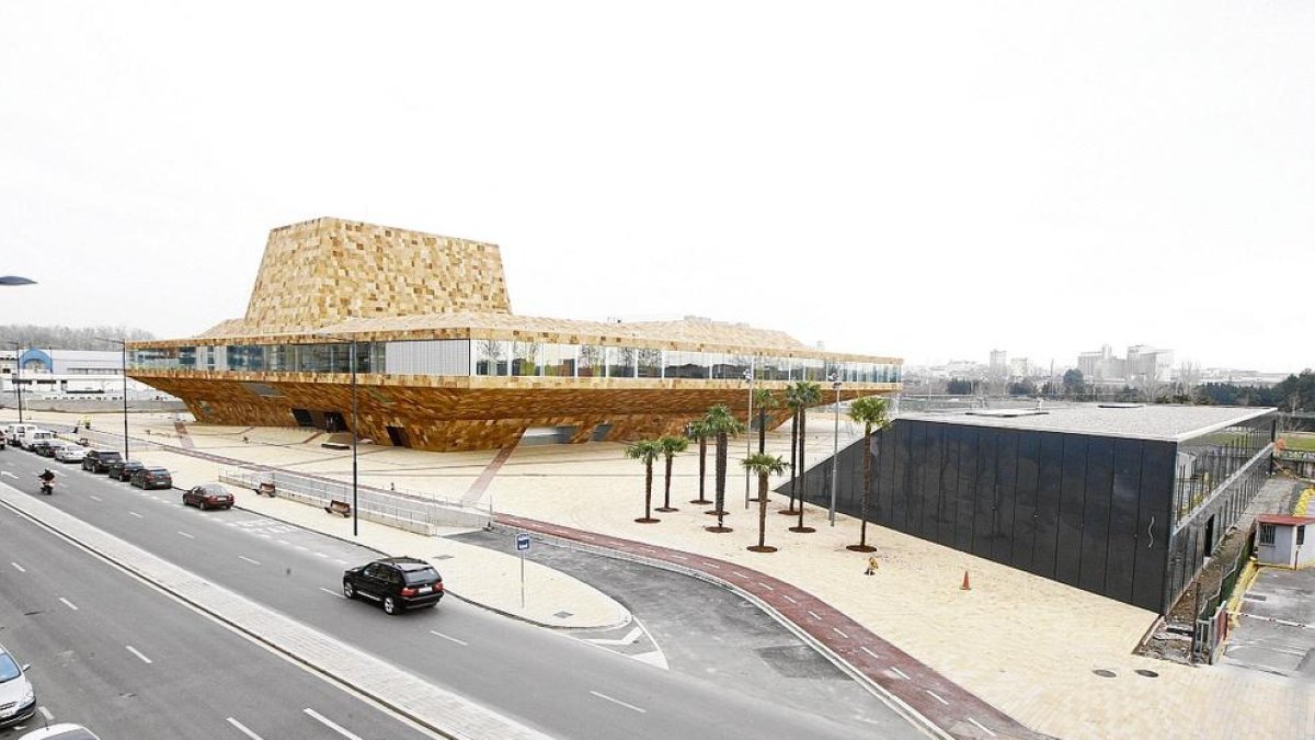 La empresa que gestiona la Llotja quiere dejar la concesión por el 