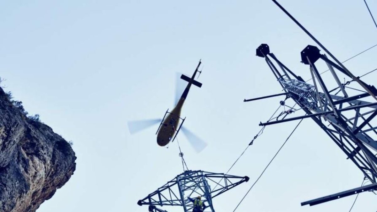 Endesa inverteix 9 milions a Lleida per duplicar la capacitat de transport d'energia