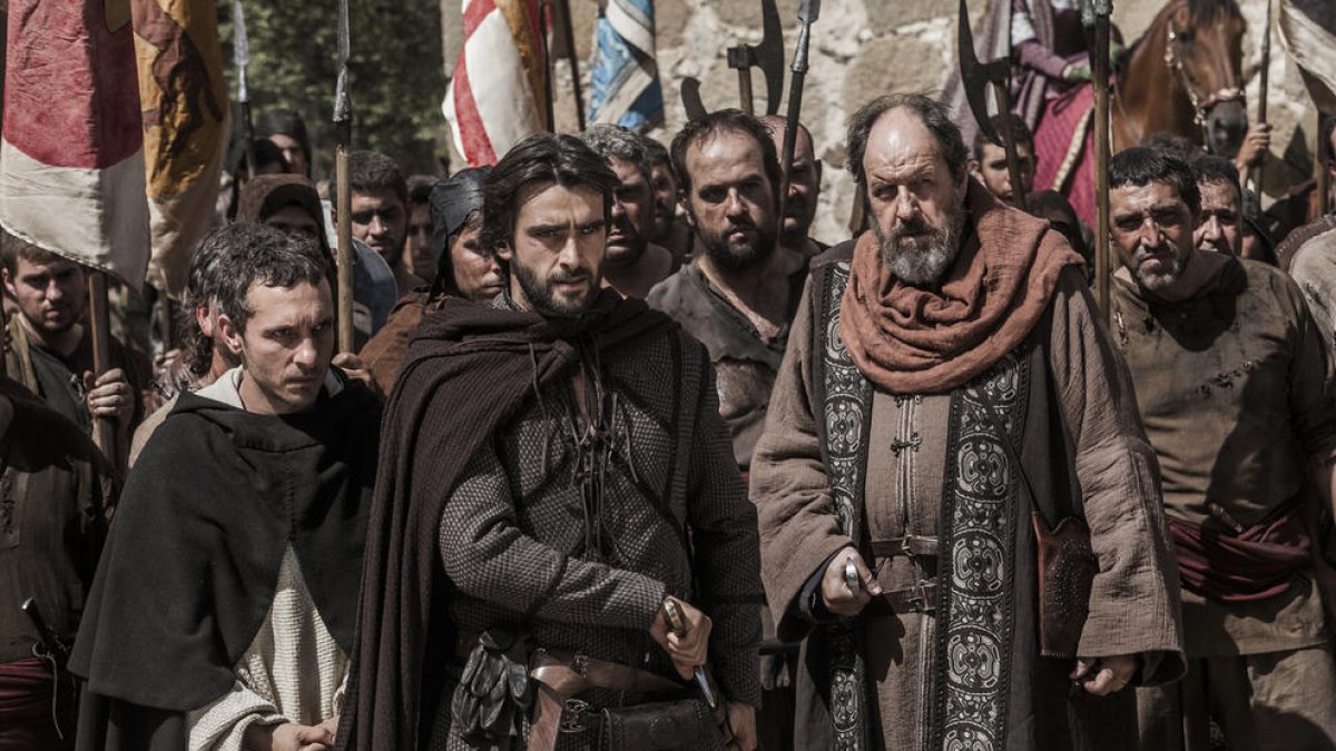 Pablo Derqui, Aitor Luna i Josep Maria Pou, a la sèrie ‘La catedral del mar’ d’Antena 3.