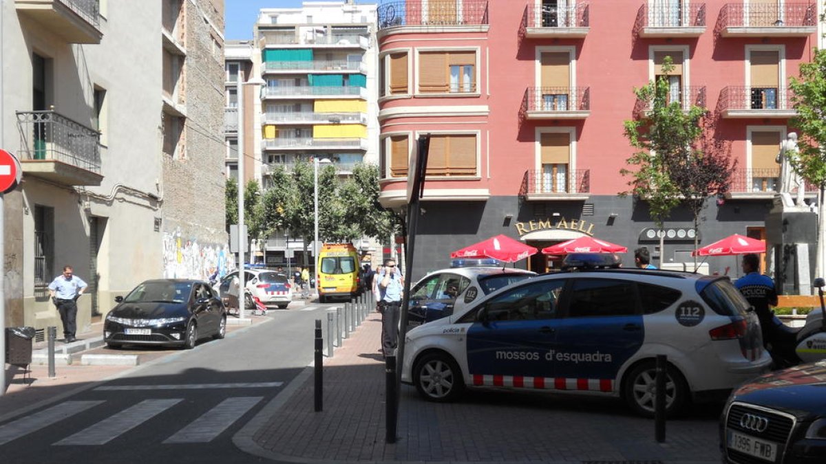 Detingut per agredir la seua parella i un home i una dona que van intentar defensar-la a Lleida