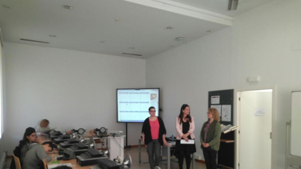 El taller de la Escola d’Escriptura se impartió en la biblioteca.