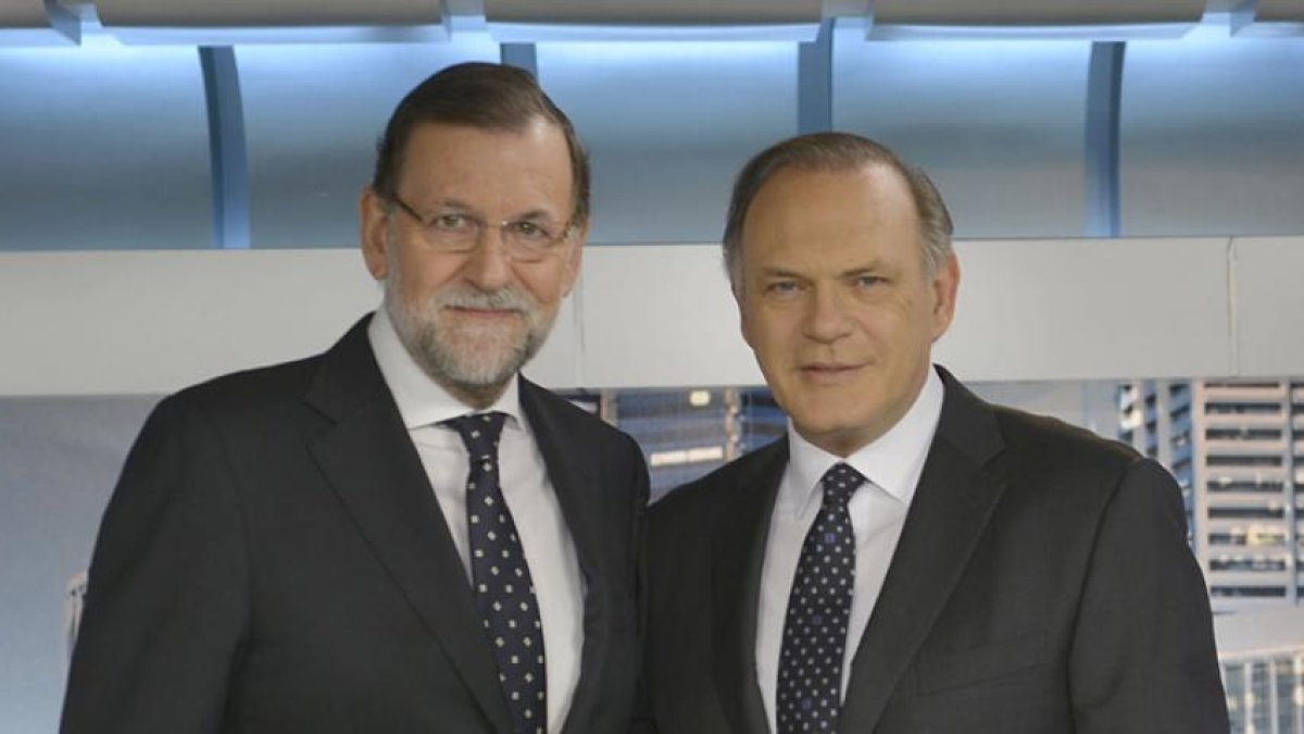 Rajoy i Piqueras antes de la entrevista.