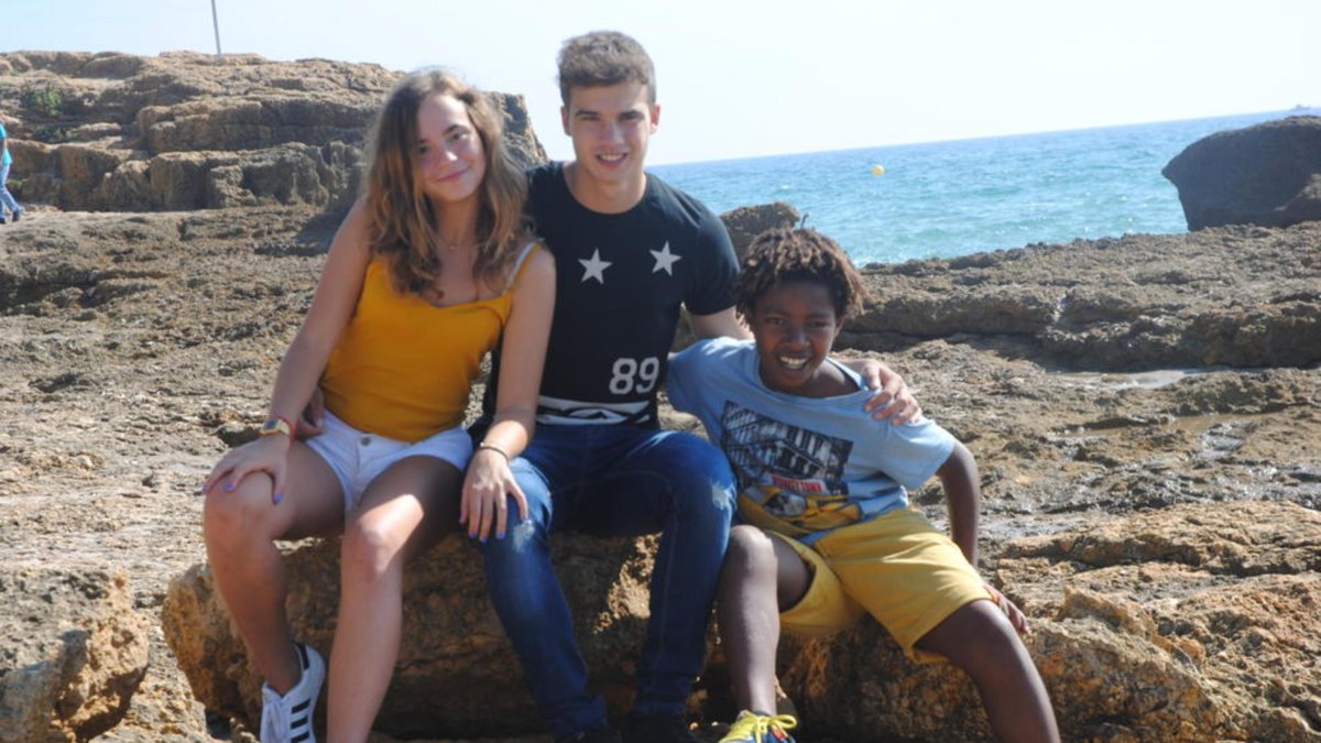 Cauen un 70 per cent les adopcions a Lleida per esperes de fins a deu anys