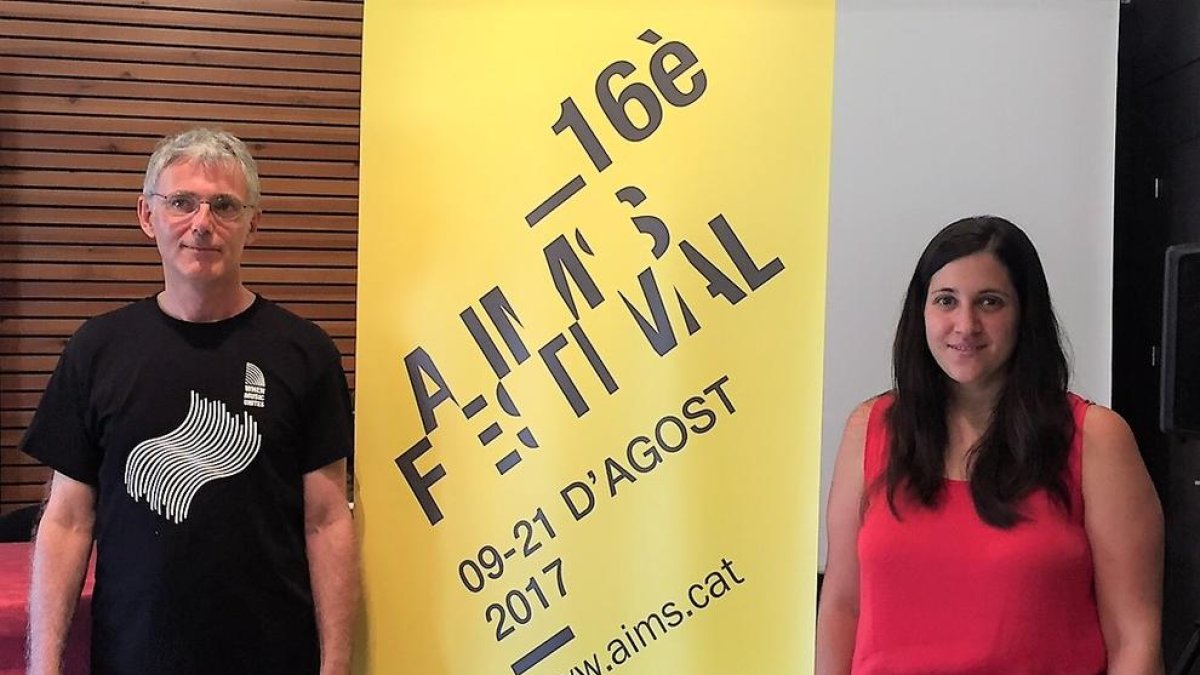 El director de l’AIMS, Peter Thiemann, i la regidora de Cultura de Solsona, Sara Alarcón, ahir.