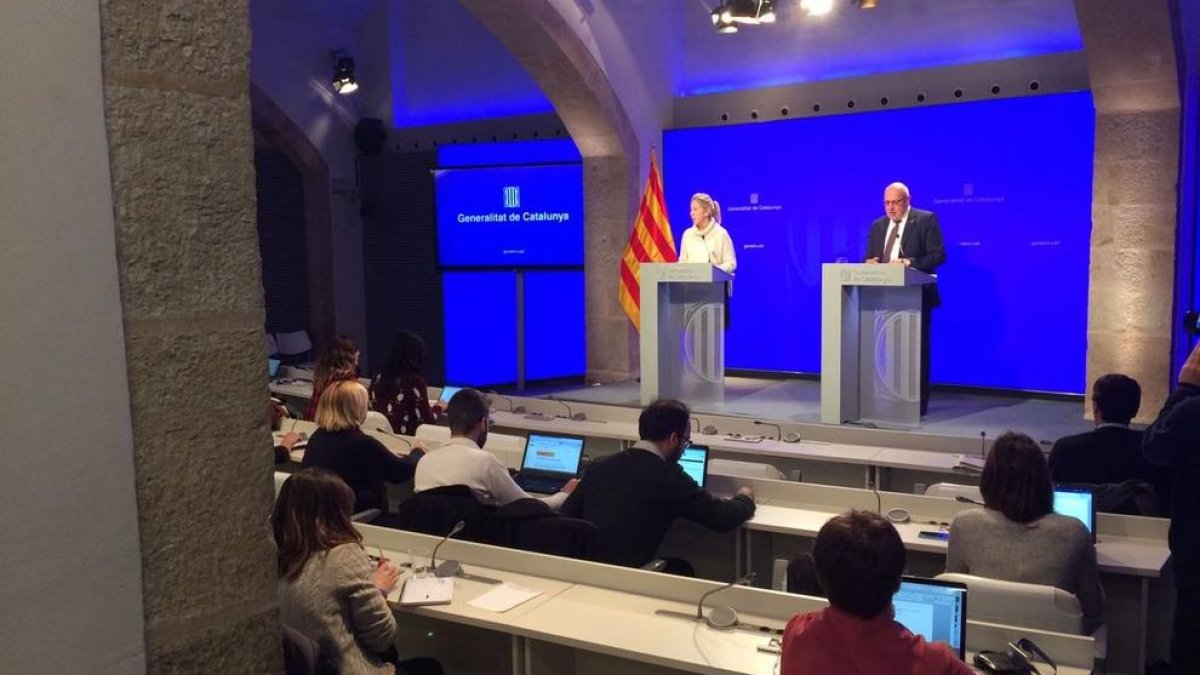 El Govern insta als 'comuns’a 