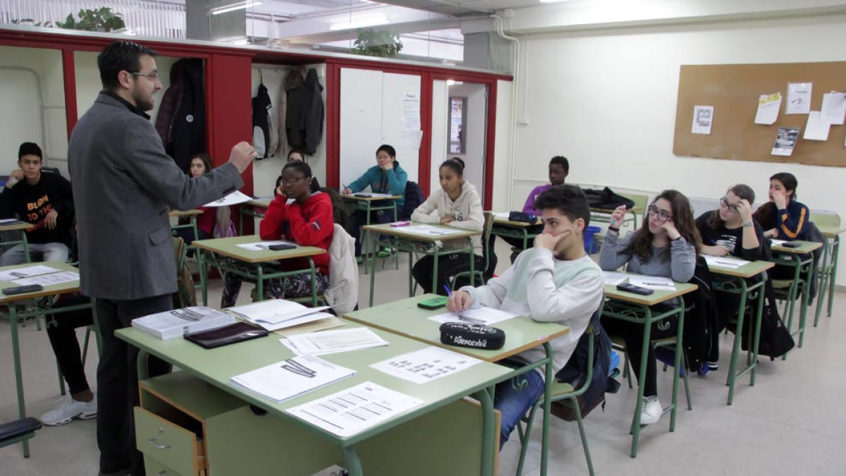 Uns 3.600 alumnes lleidatans s'examinen de les proves d'avaluació de quart d'ESO