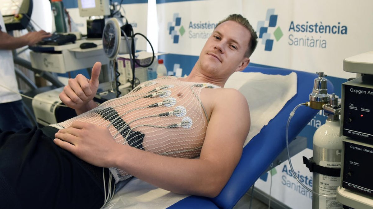 El meta Ter Stegen pasó ayer la revisión médica una vez finalizadas sus vacaciones.