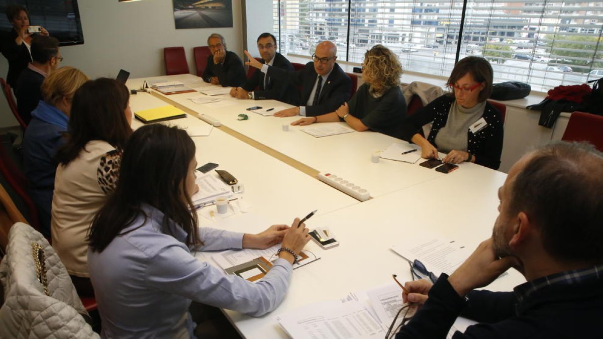 La reunión de ayer del consejo de administración del Centro de Negocios y Convenciones.