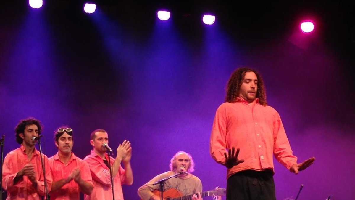 Pau Riba, en el centro de la imagen con guitarra, volverá en diciembre a la Slàvia con The Mortimers.