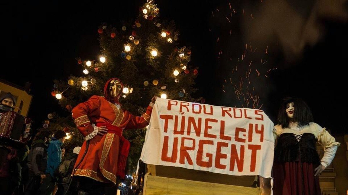 Pancarta que se desplegó en Nochebuena en Organyà.