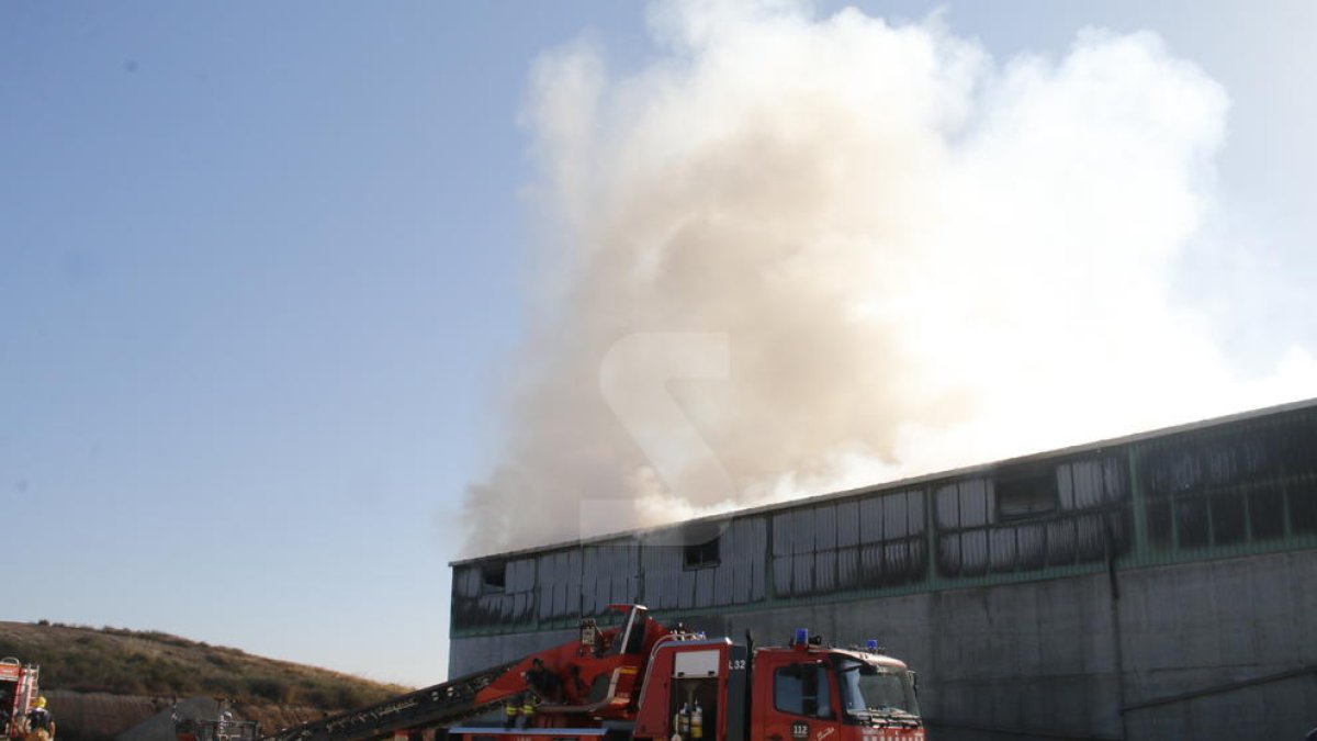 Incendi en una deshidratadora d'Alcarràs