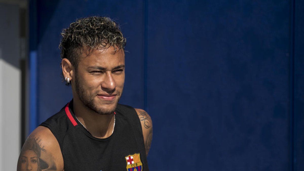 Neymar sigue sin desvelar su futuro deportivo.