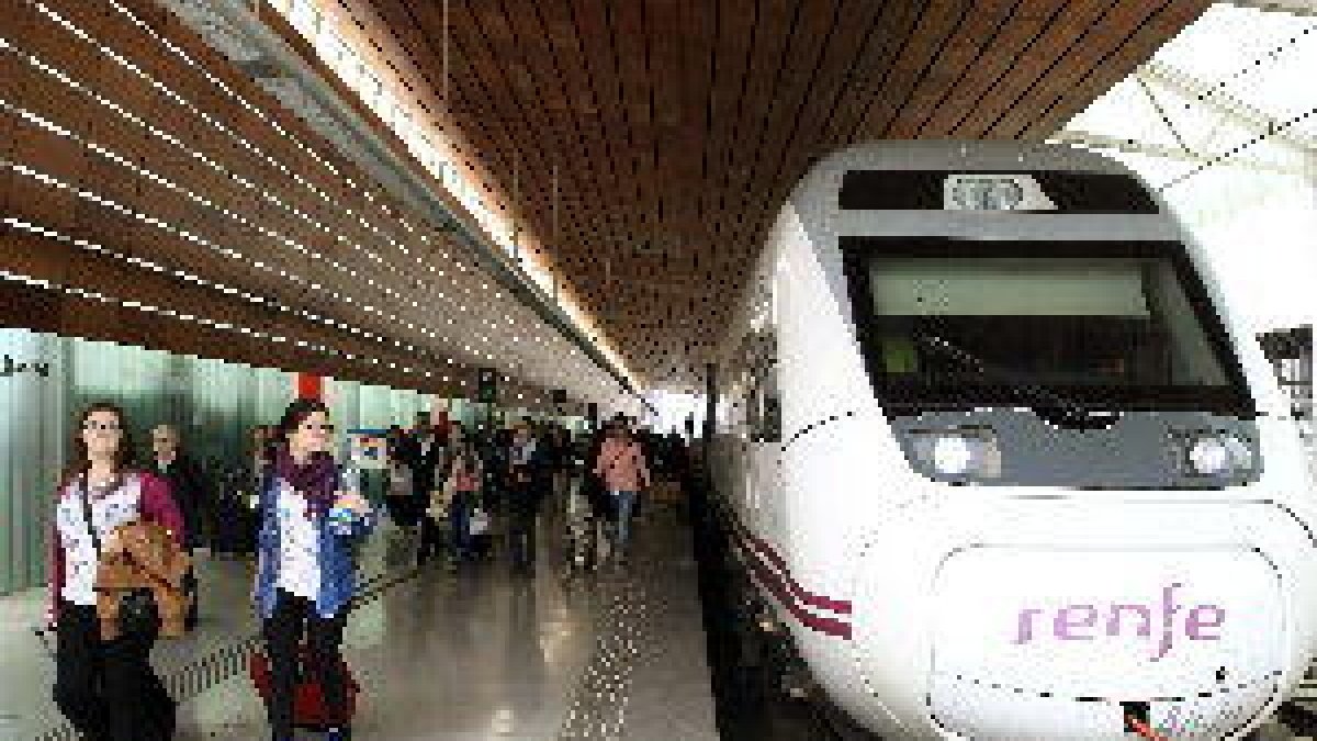 Més del 65 % dels passatgers entre Barcelona i Madrid al juny va utilitzar el AVE en vegada avió
