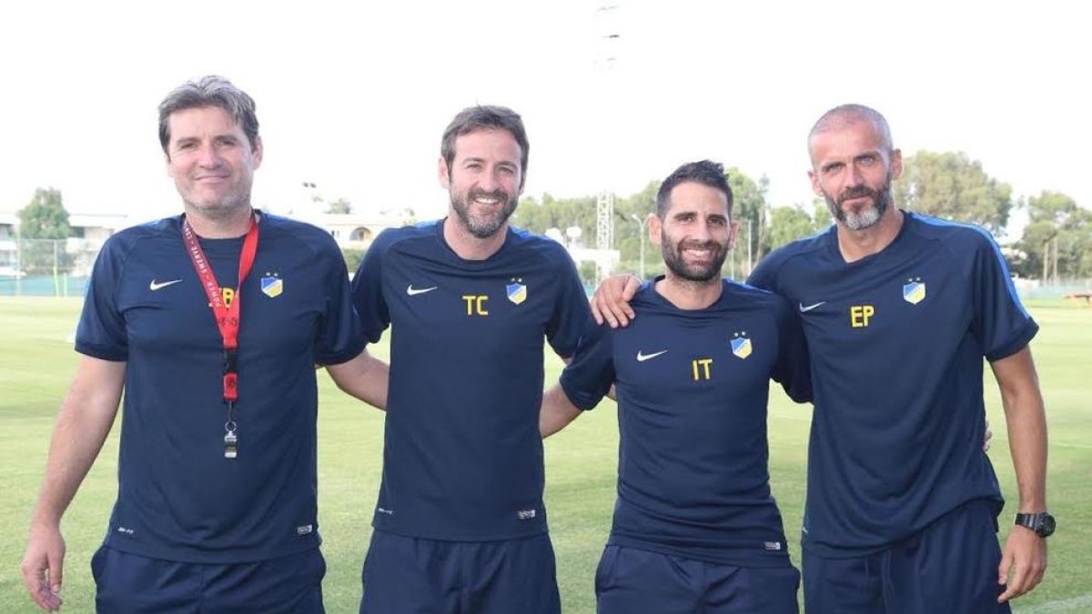 Julio Bañuelos, Thomas Christiansen, Iván Torres y Eduardo Pérez, el cuerpo técnico del Apoel de Nicosia, con pasado en el fútbol leridano.