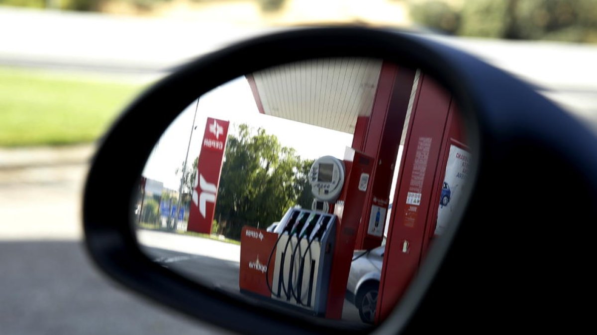 El margen bruto de los carburantes subió en torno a un céntimo por litro en la provincia de Lleida.