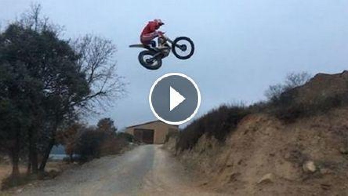 VÍDEO: Arnau Farré sorprèn amb un nou salt espectacular