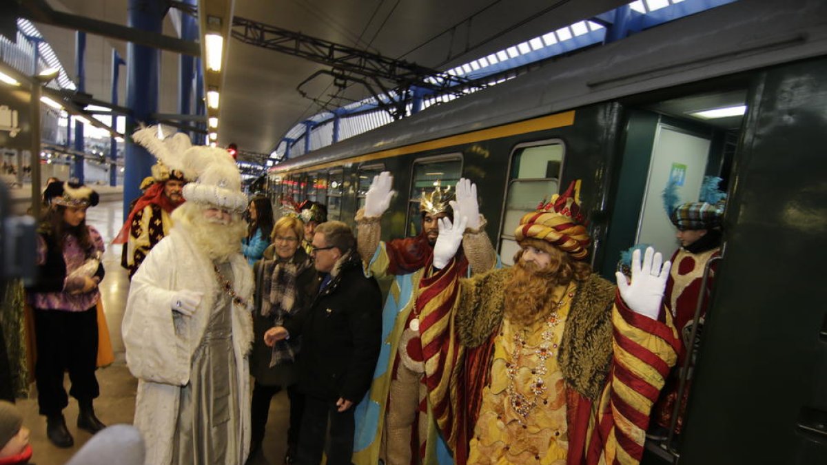 Els Reis porten la màgia i el sol a Lleida
