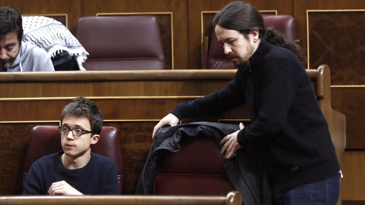 Iglesias y Errejón, ayer en el pleno del Congreso.