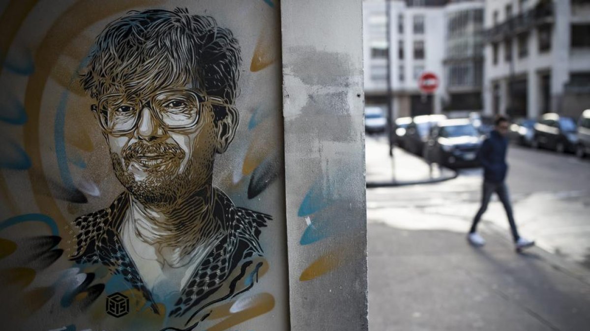 Pintada d’un dels dibuixants de ‘Charlie Hebdo’ assassinat.
