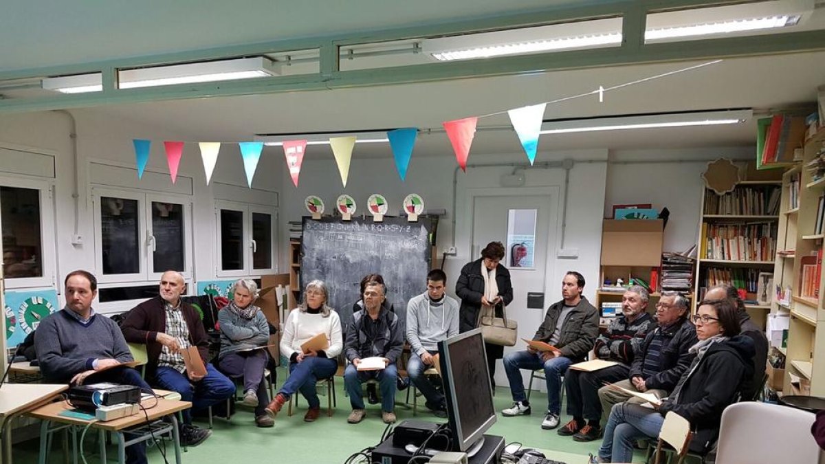 La reunió es va fer a l’escola del nucli de Freixinet.