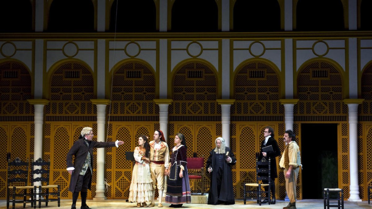 El actor leridano Eduard Muntada, primero por la derecha, en ‘Les noces de Fígaro’ el pasado noviembre en el Teatre Lliure de Barcelona.