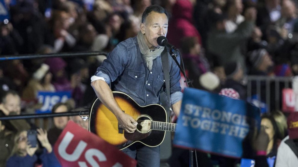 Los seguidores de Springsteen están a la espera de saber novedades de su CD anunciado para 2017.