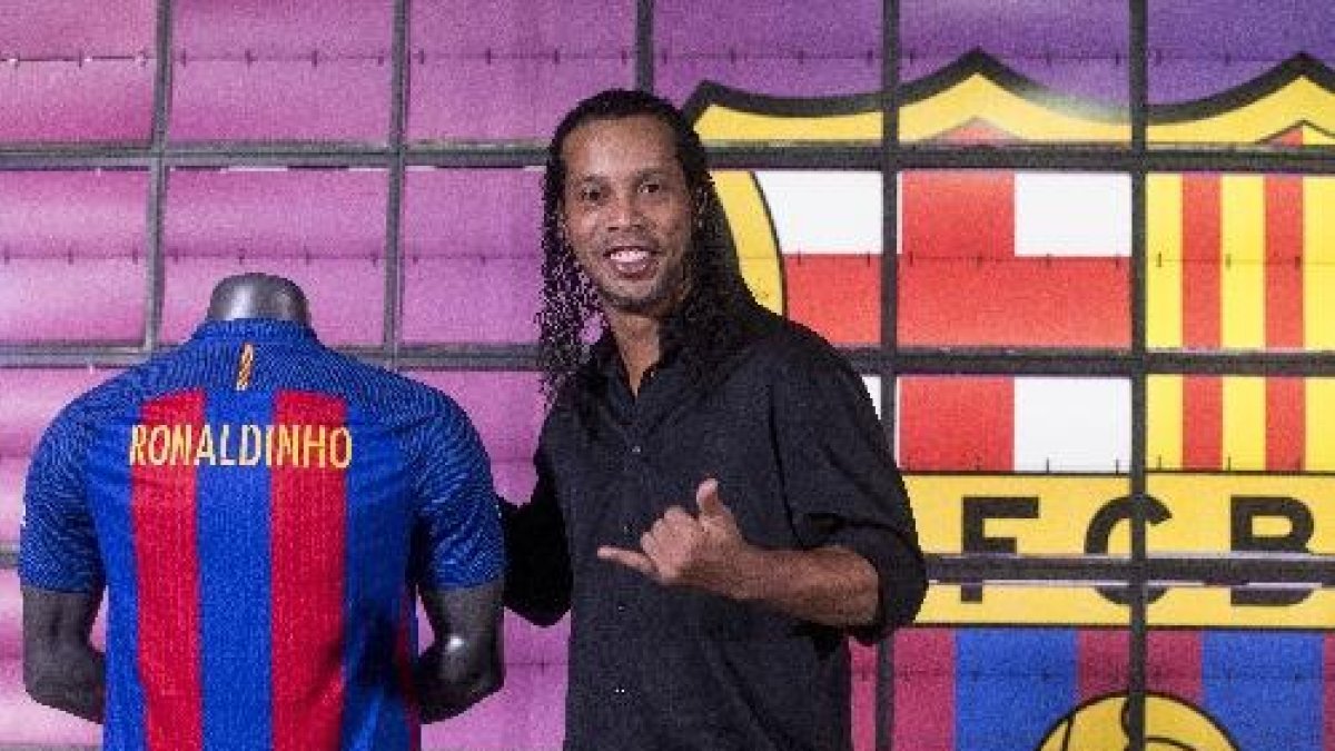 Ronaldinho va ser presentat ahir com a nou ambaixador del club per als propers deu anys.