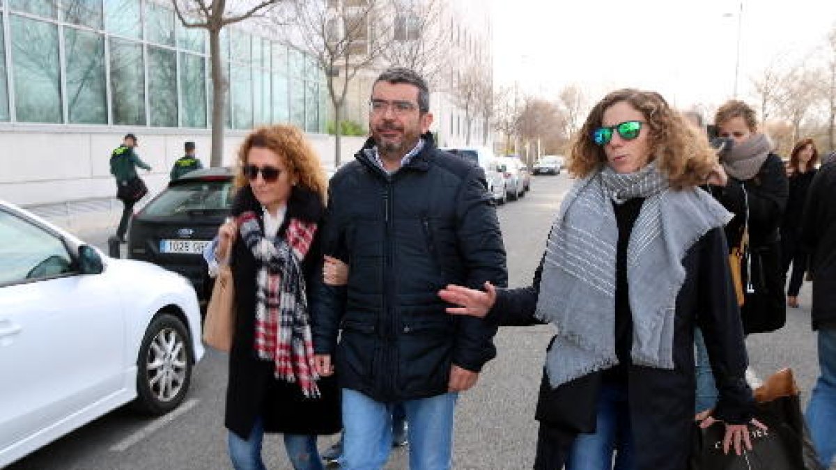 Francesc Sánchez saliendo de la comandancia de la Guardia Civil de Tarragona.