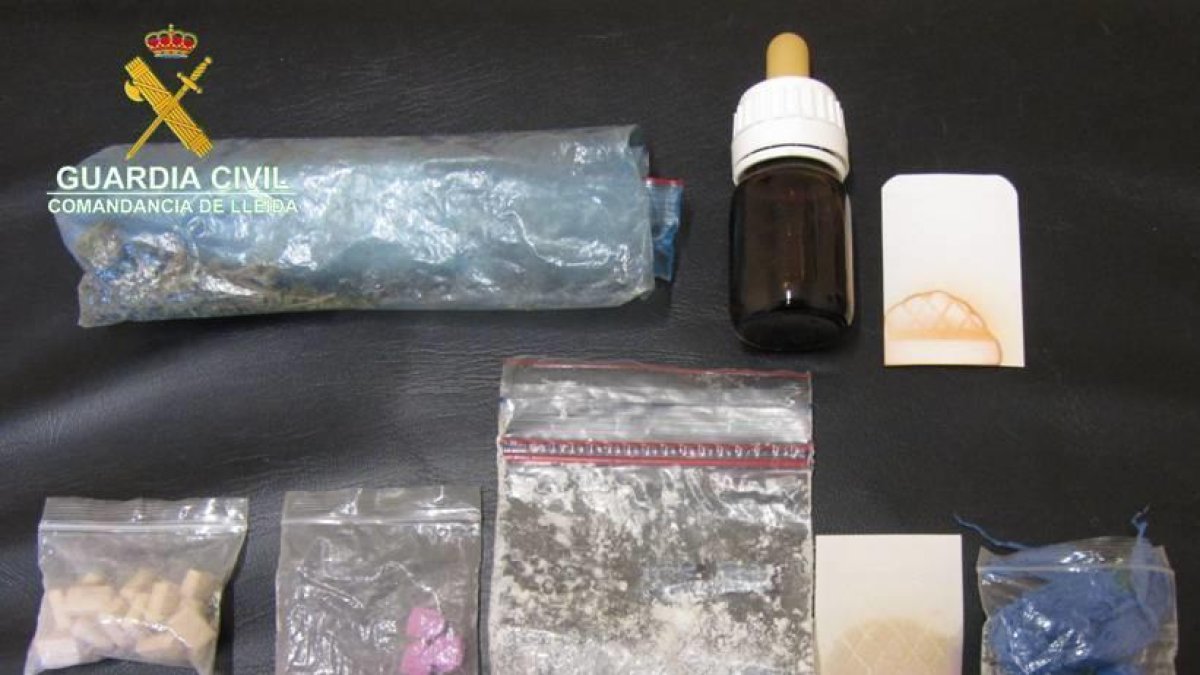 Detenido en Vilaller en el encontrarle cocaína, 'maria' y LSD