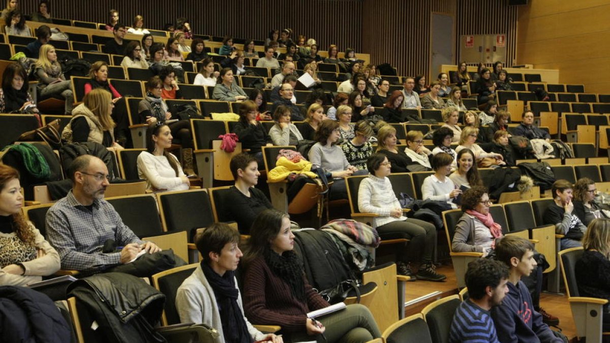 Formació per ajudar els docents a gestionar conflictes