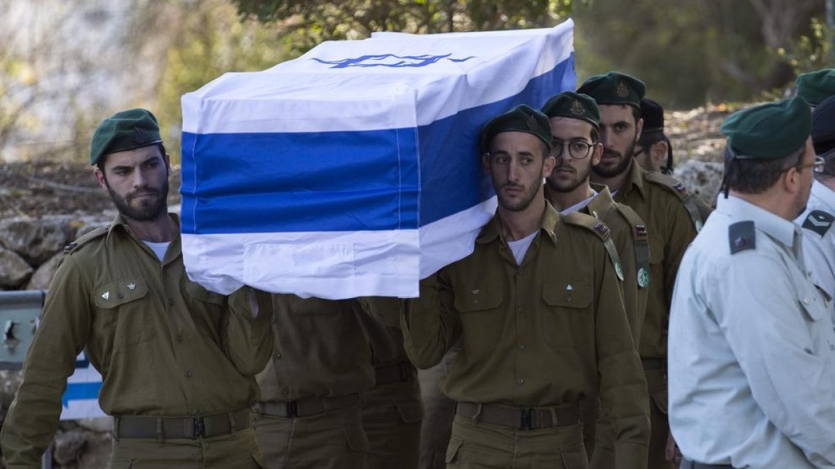 Israel enterró ayer a los cuatro soldados asesinados en Jerusalén.