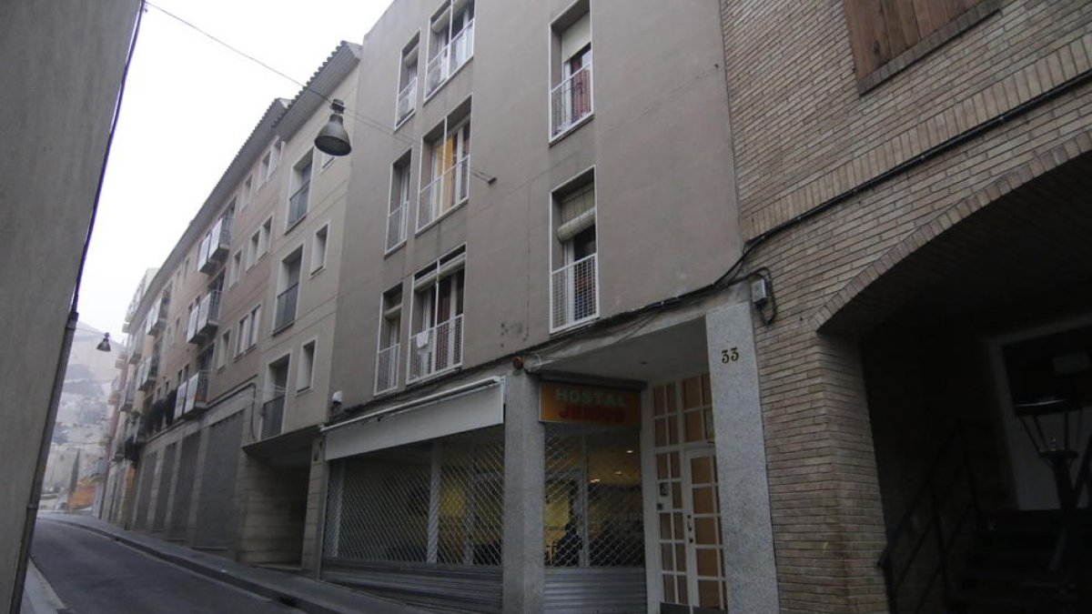 L’alberg Jericó es troba en el número 33 del carrer Tallada, al Barri Antic.